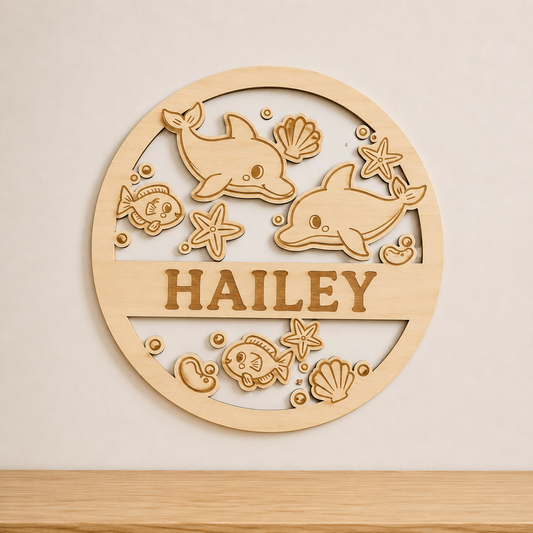 Gegraveerd houten naambord met oceaan dieren gepersonaliseerd met naam