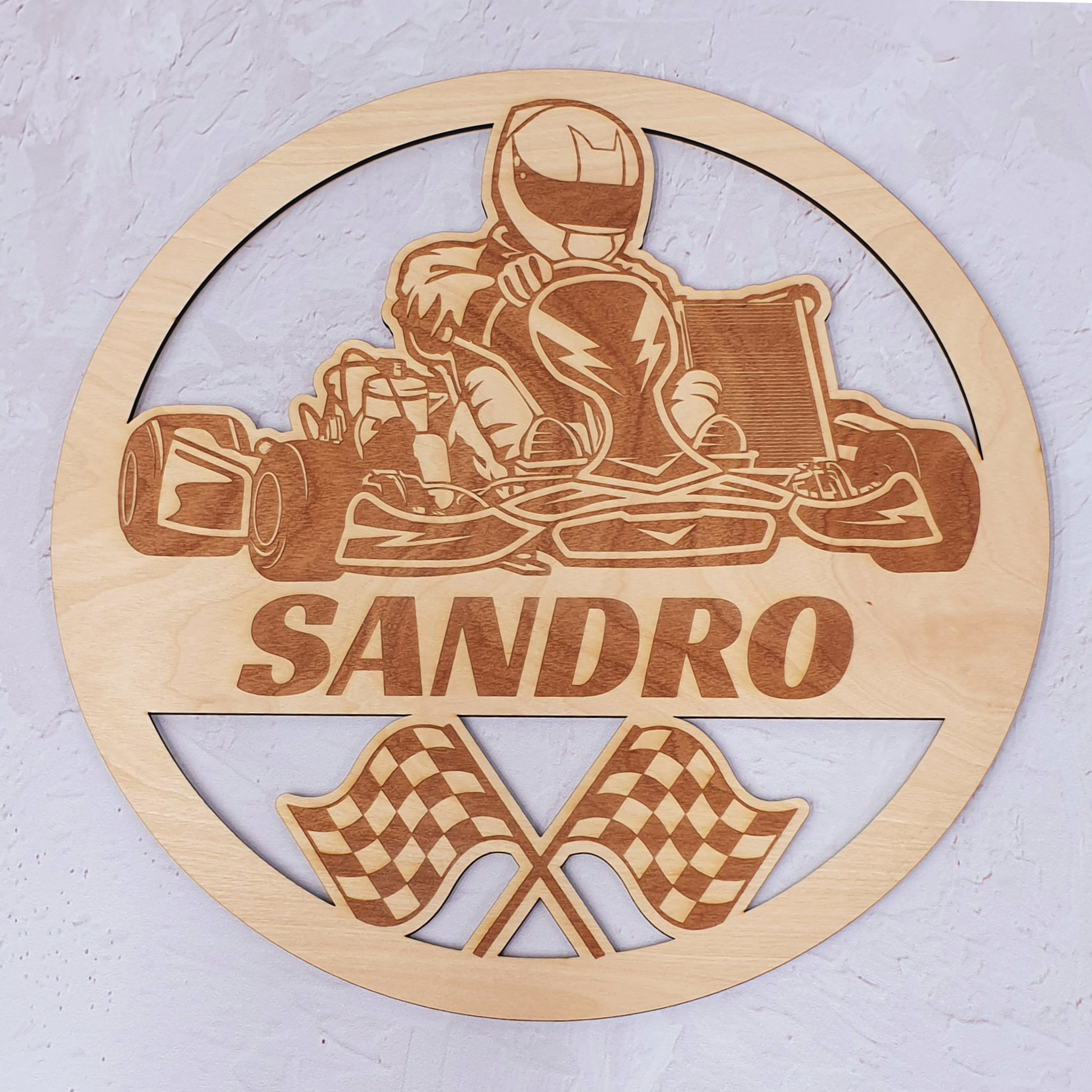 Gepersonaliseerd naambord van hout met kart thema