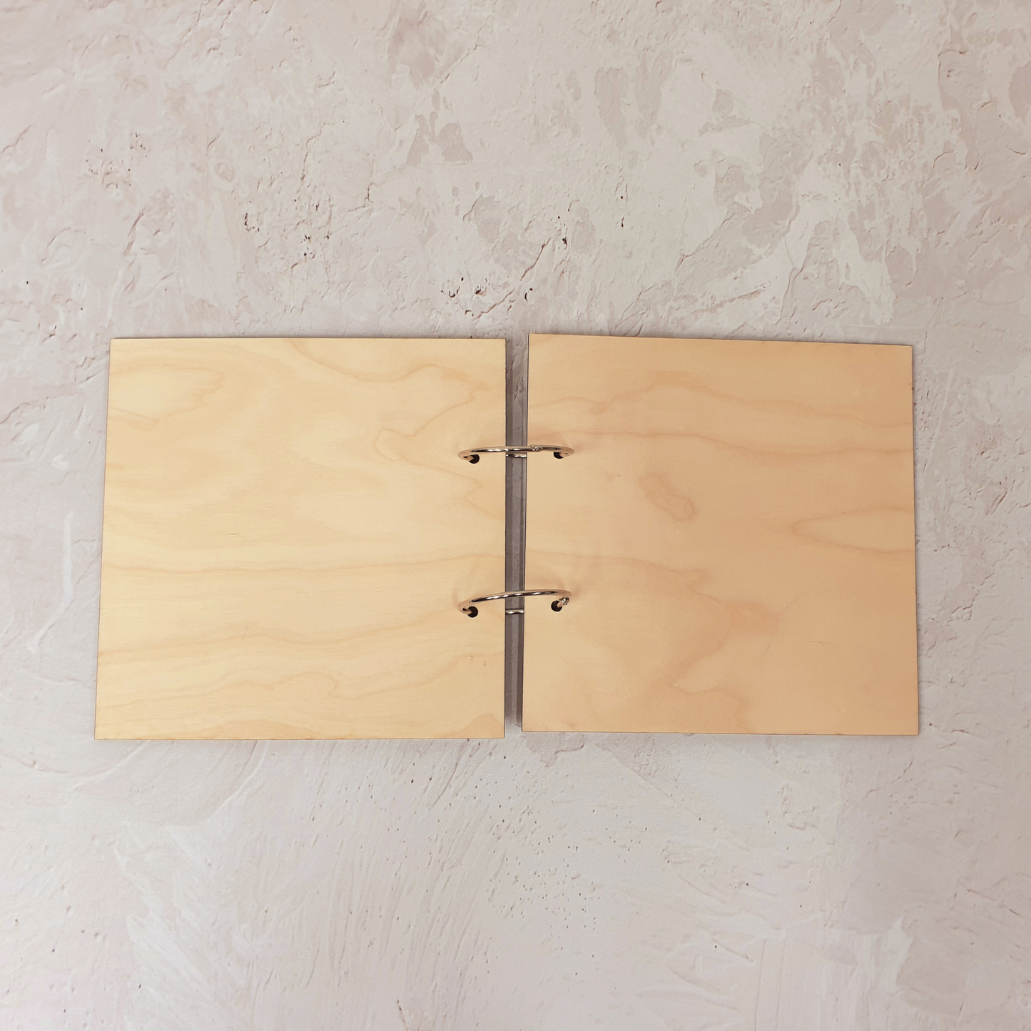 Houten bewaarbundel geboortekaartjes binnenkant