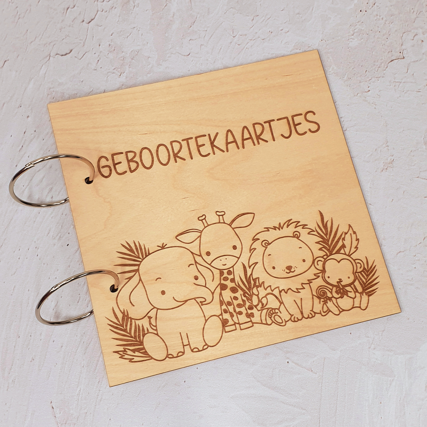 Houten bewaarbundel geboortekaartjes safari dieren