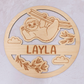 Houten naambord gegraveerd met luiaard en gepersonaliseerd met naam